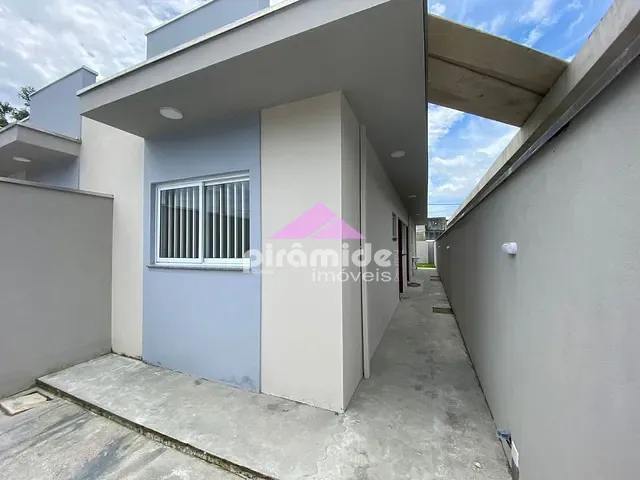 Casa com 100m² 2 quartos e 1 banheiro, à venda, no bairro Massaguaçu em Caraguatatuba