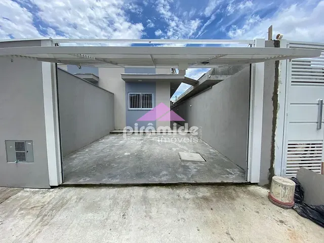 Casa com 100m² 2 quartos e 1 banheiro, à venda, no bairro Massaguaçu em Caraguatatuba