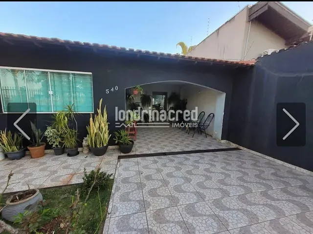 Casa com 300m² 5 quartos e 3 banheiros, à venda, no bairro Califórnia em Londrina