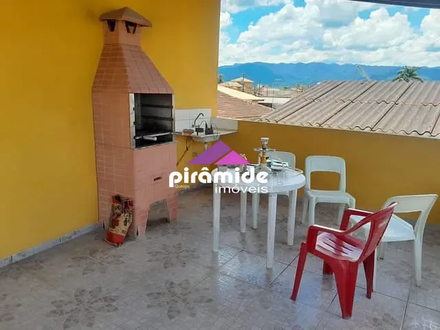 Casa com 300m² 2 quartos e 2 banheiros, à venda, no bairro Pontal de Santa Marina em Caraguatatuba
