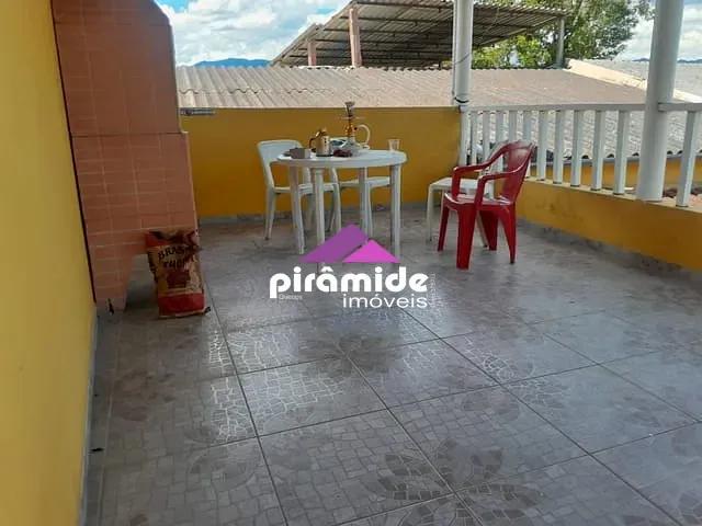 Casa com 300m² 2 quartos e 2 banheiros, à venda, no bairro Pontal de Santa Marina em Caraguatatuba