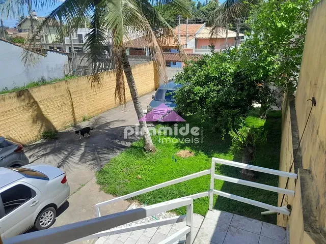 Casa com 300m² 2 quartos e 2 banheiros, à venda, no bairro Pontal de Santa Marina em Caraguatatuba