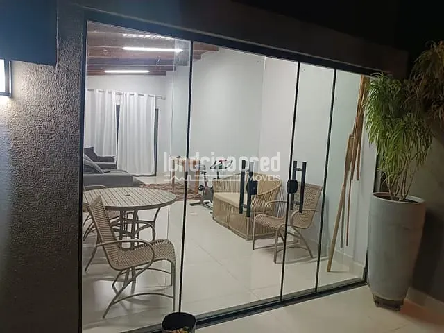 Casa com 250m² 3 quartos e 2 banheiros, à venda, no bairro Jardim Vitória em Cambé