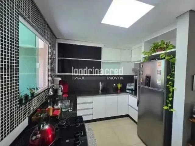 Casa com 275m² 3 quartos e 3 banheiros, à venda, no bairro Pacaembu em Londrina