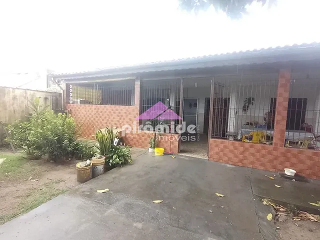 Casa com 520m² 4 quartos e 3 banheiros, à venda, no bairro Morro do Algodão em Caraguatatuba