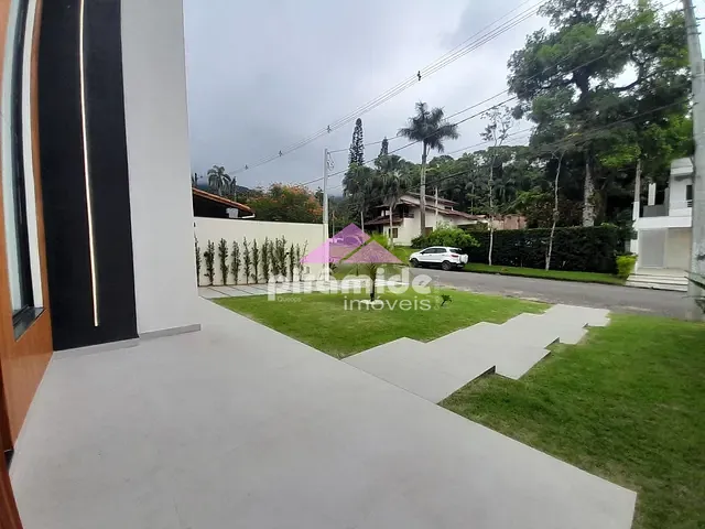 Casa com 360m² 4 quartos e 5 banheiros, à venda, no bairro Park Imperial em Caraguatatuba