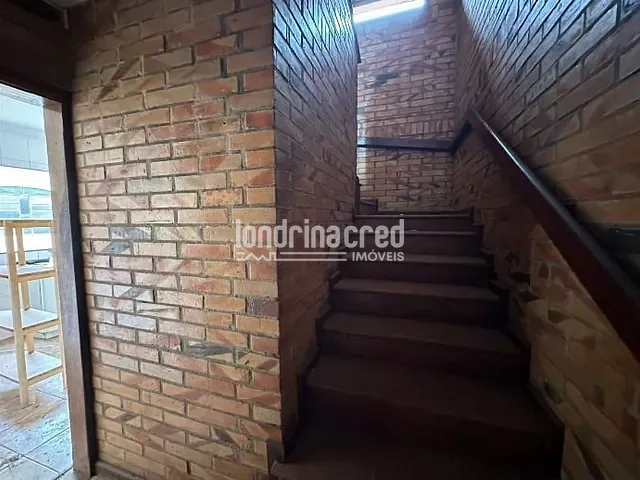 Casa com 300m² 3 quartos e 2 banheiros, à venda, no bairro Campo Belo em Londrina