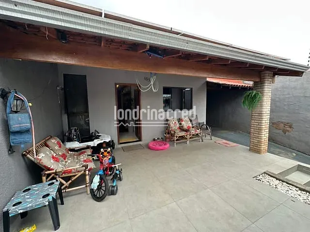 Casa com 210m² 2 quartos e 1 banheiro, à venda, no bairro Jardim Hirata em Londrina