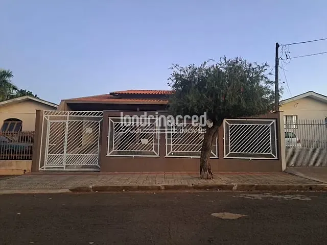 Casa 3 quartos e 2 banheiros, à venda, no bairro Maria Lúcia em Londrina
