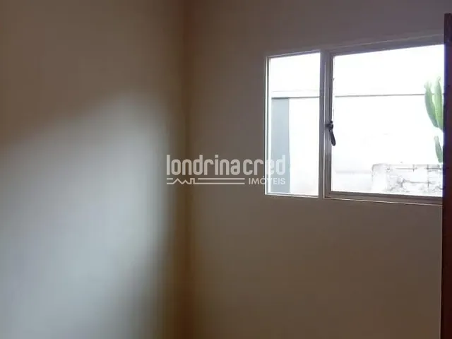 Casa com 297m² 3 quartos e 2 banheiros, à venda, no bairro Coliseu em Londrina