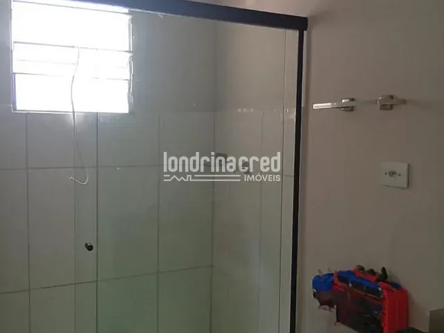 Casa com 297m² 3 quartos e 2 banheiros, à venda, no bairro Coliseu em Londrina