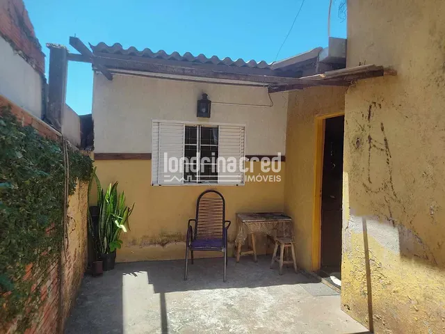 Casa com 169m² 5 quartos e 2 banheiros, à venda, no bairro Jardim Tókio em Londrina
