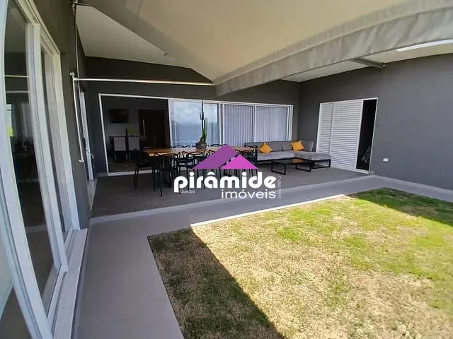 Casa com 603m² 3 quartos e 4 banheiros, à venda, no bairro Urbanova em São José dos Campos