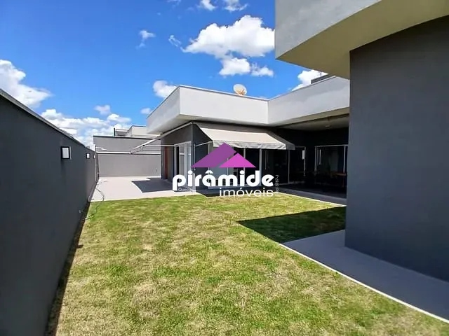 Casa com 603m² 3 quartos e 4 banheiros, à venda, no bairro Urbanova em São José dos Campos