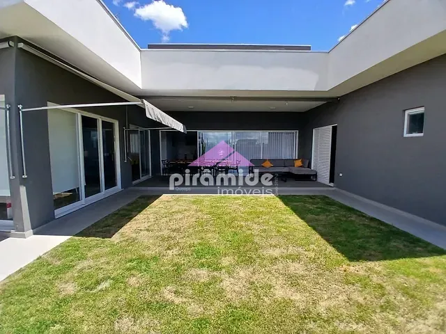 Casa com 603m² 3 quartos e 4 banheiros, à venda, no bairro Urbanova em São José dos Campos