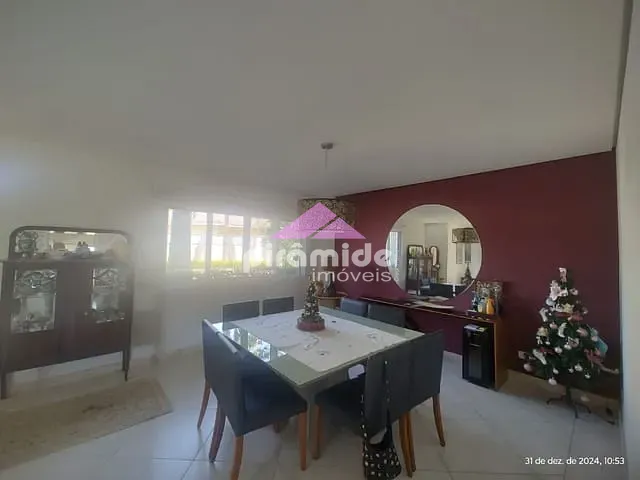 Casa com 403m² 5 quartos e 5 banheiros, à venda, no bairro Urbanova em São José dos Campos
