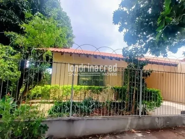 Casa com 318m² 3 quartos e 2 banheiros, à venda, no bairro Coliseu em Londrina