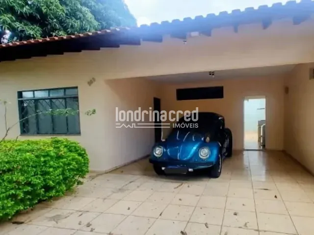Casa com 318m² 3 quartos e 2 banheiros, à venda, no bairro Coliseu em Londrina