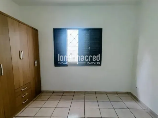 Casa com 318m² 3 quartos e 2 banheiros, à venda, no bairro Coliseu em Londrina