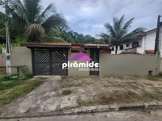 Casa com 450m² 3 quartos e 2 banheiros, à venda, no bairro Balneário Gardem Mar em Caraguatatuba