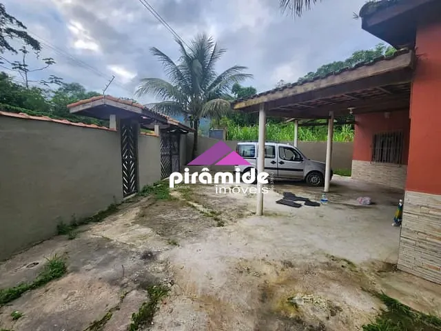 Casa com 450m² 3 quartos e 2 banheiros, à venda, no bairro Balneário Gardem Mar em Caraguatatuba
