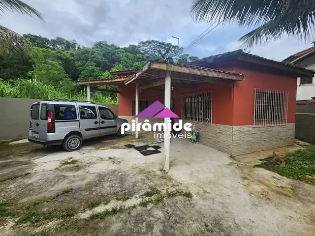Casa com 450m² 3 quartos e 2 banheiros, à venda, no bairro Balneário Gardem Mar em Caraguatatuba