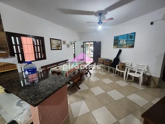 Casa com 450m² 3 quartos e 2 banheiros, à venda, no bairro Balneário Gardem Mar em Caraguatatuba