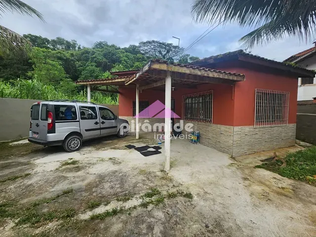 Casa com 450m² 3 quartos e 2 banheiros, à venda, no bairro Balneário Gardem Mar em Caraguatatuba