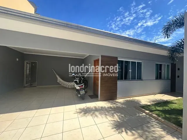Casa 4 quartos e 3 banheiros, à venda, no bairro Jardim Montecatini em Cambé