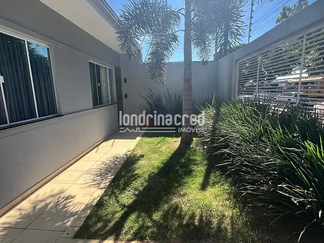 Casa 4 quartos e 3 banheiros, à venda, no bairro Jardim Montecatini em Cambé