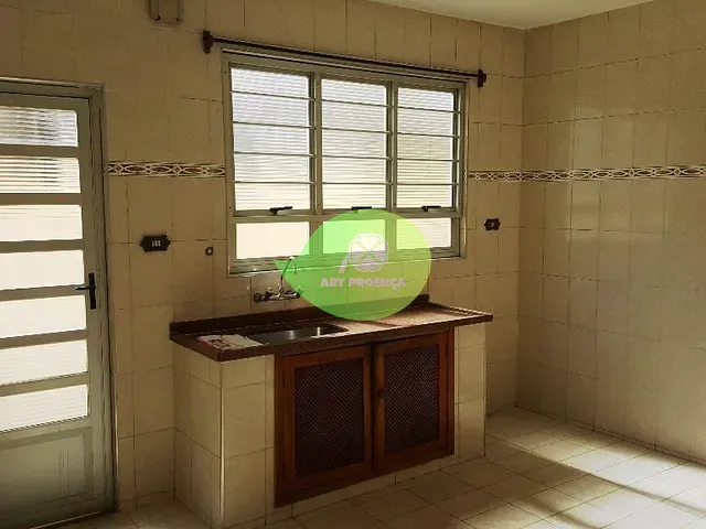 Casa com 200m² 3 quartos e 1 banheiro, à venda, no bairro Vila Santana em Sorocaba