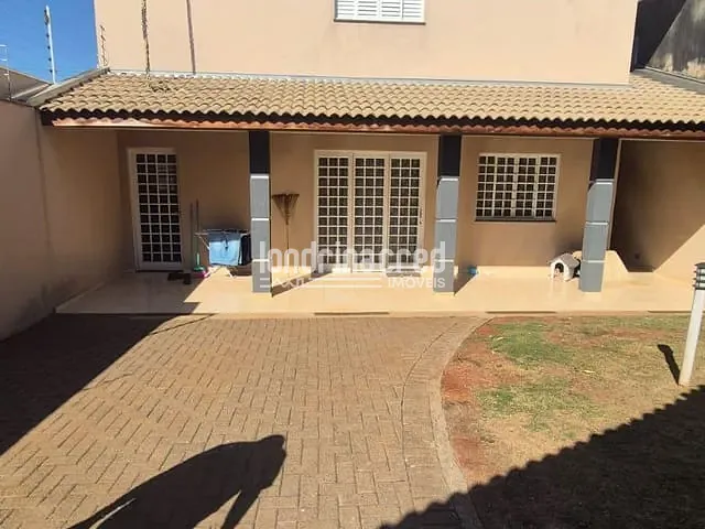 Casa com 280m² 3 quartos e 4 banheiros, à venda, no bairro Andes em Londrina