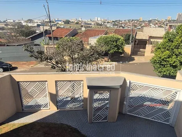 Casa com 280m² 3 quartos e 4 banheiros, à venda, no bairro Andes em Londrina