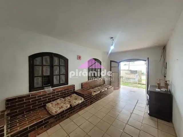 Casa com 437m² 3 quartos e 1 banheiro, à venda, no bairro Massaguaçu em Caraguatatuba
