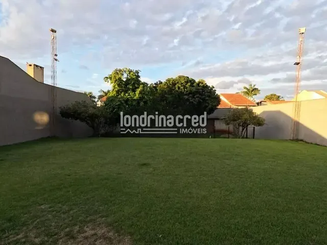 Casa com 1250m² 4 quartos e 6 banheiros, à venda, no bairro Tucano em Londrina