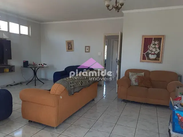 Casa com 220m² 4 quartos e 3 banheiros, à venda, no bairro Vila Progresso em São José dos Campos