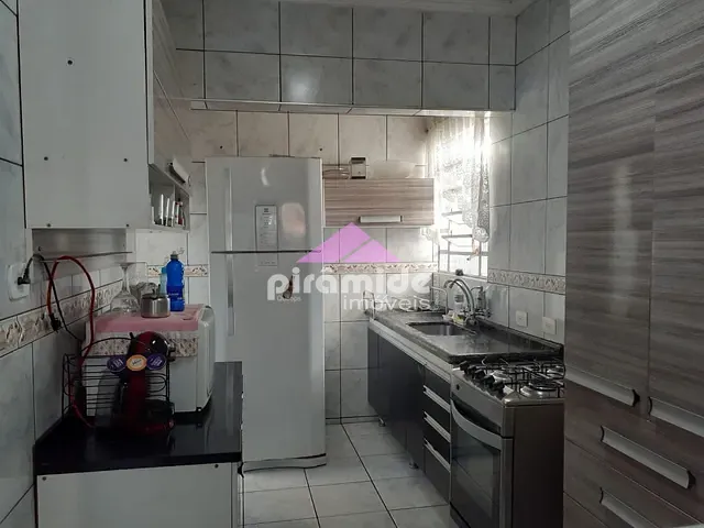 Casa com 220m² 4 quartos e 3 banheiros, à venda, no bairro Vila Progresso em São José dos Campos