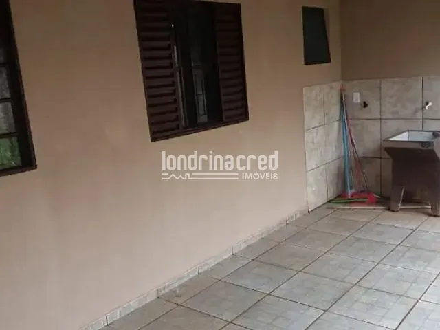 Casa com 175m² 2 quartos e 1 banheiro, à venda, no bairro Residencial Abussafe em Cambé