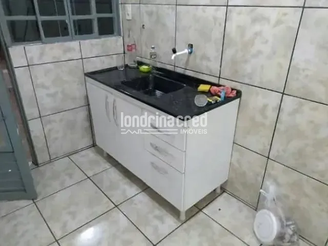 Casa com 175m² 2 quartos e 1 banheiro, à venda, no bairro Residencial Abussafe em Cambé