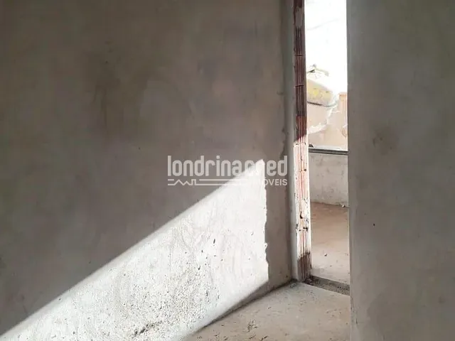 Casa com 130m² 3 quartos e 2 banheiros, à venda, no bairro Residencial José B Almeida em Londrina