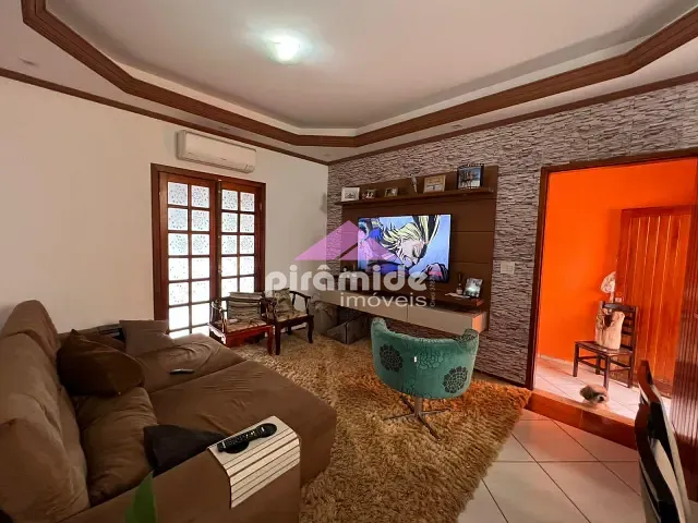 Casa com 131m² 3 quartos e 3 banheiros, à venda, no bairro Jardim das Indústrias em São José dos Campos