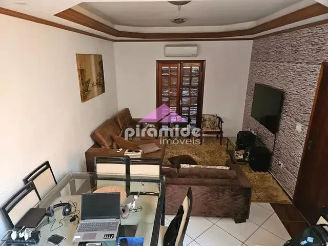 Casa com 131m² 3 quartos e 3 banheiros, à venda, no bairro Jardim das Indústrias em São José dos Campos