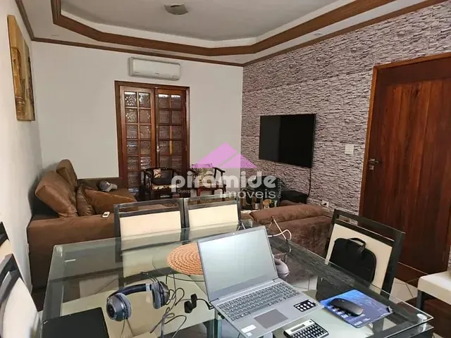 Casa com 131m² 3 quartos e 3 banheiros, à venda, no bairro Jardim das Indústrias em São José dos Campos