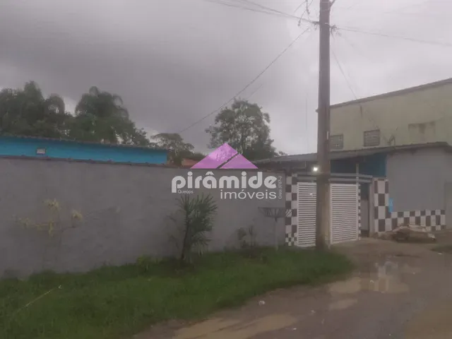 Casa com 300m² 3 quartos e 2 banheiros, à venda, no bairro Travessão em Caraguatatuba