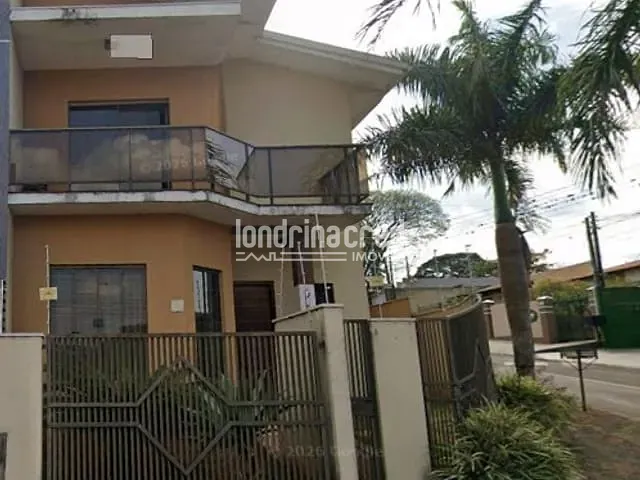 Casa 3 quartos e 3 banheiros, à venda, no bairro Jardim Menegazzo em Apucarana