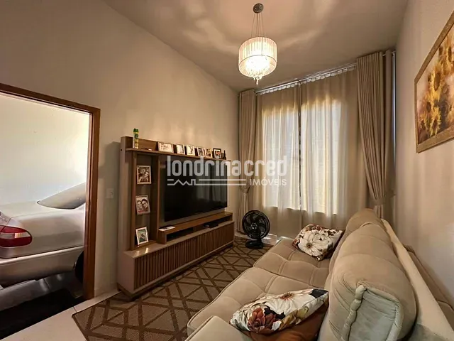 Casa com 150m² 2 quartos e 1 banheiro, à venda, no bairro Leonor em Londrina