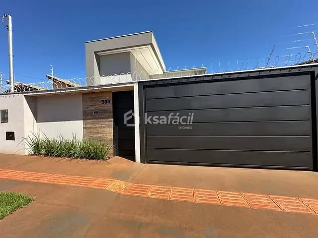 Casa com 256m² 3 quartos e 2 banheiros, à venda, no bairro Jardim das Nações em Campo Grande