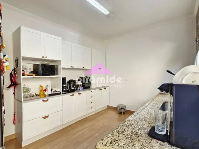 Casa com 250m² 3 quartos e 2 banheiros, à venda, no bairro Urbanova em São José dos Campos