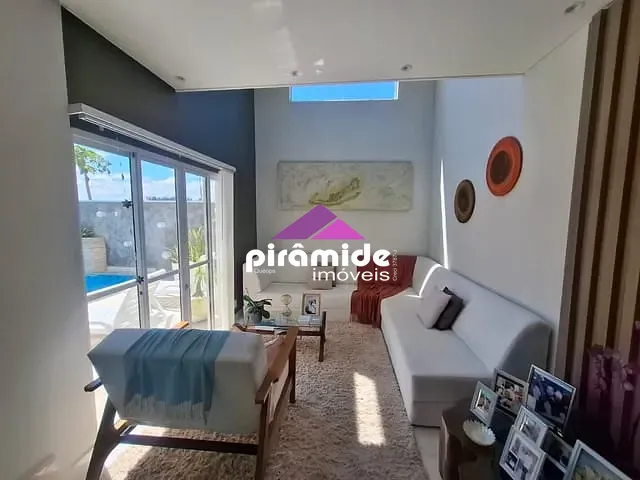 Casa com 300m², à venda, no bairro Parque Residencial Maria Elmira em Caçapava