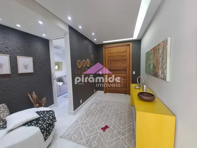 Casa com 300m², à venda, no bairro Parque Residencial Maria Elmira em Caçapava